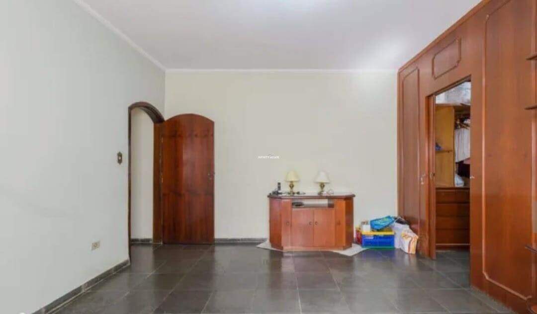 Casa para alugar com 5 quartos, 350m² - Foto 13