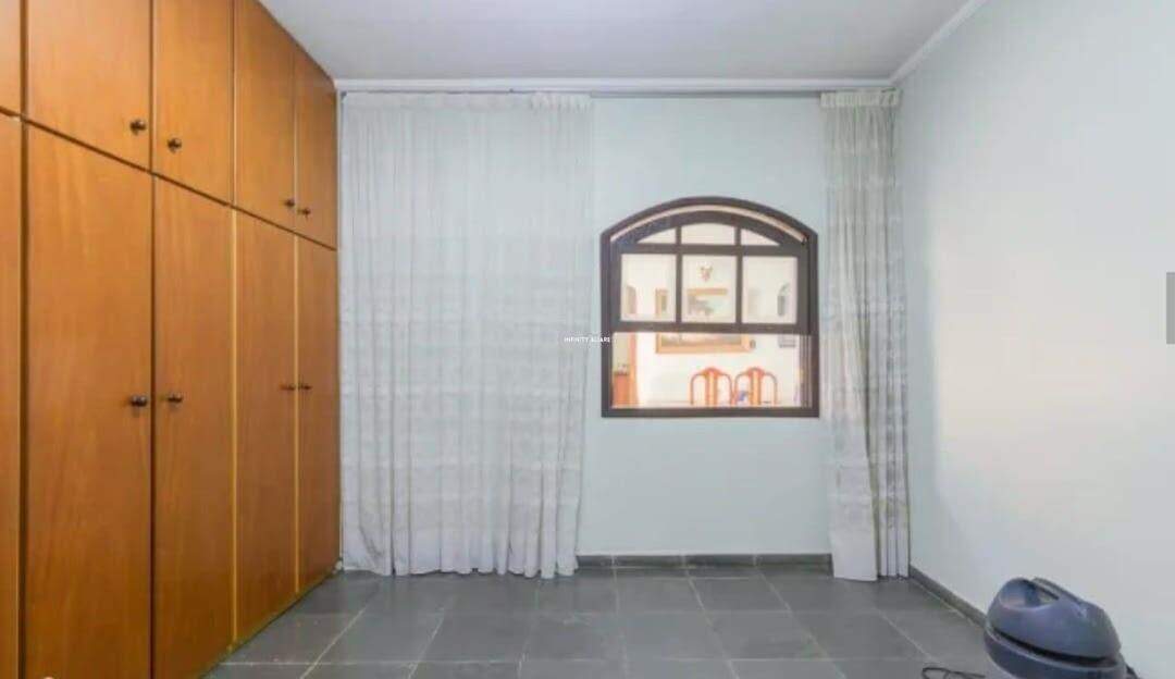 Casa para alugar com 5 quartos, 350m² - Foto 12