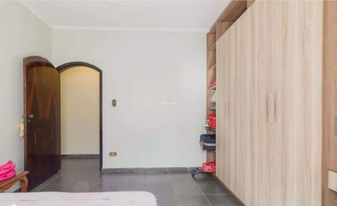 Casa para alugar com 5 quartos, 350m² - Foto 16