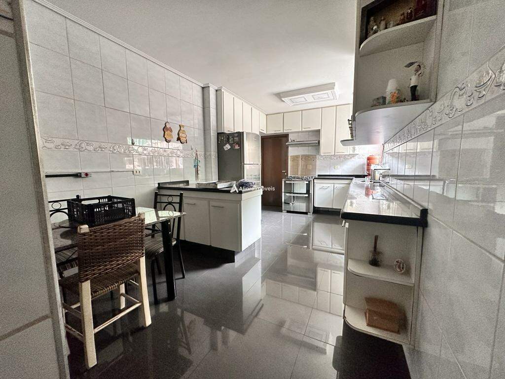 Casa à venda com 3 quartos, 158m² - Foto 14