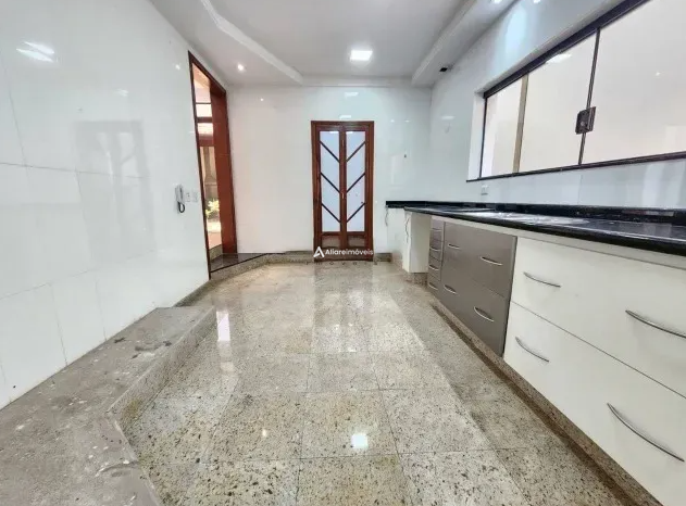 Casa à venda com 3 quartos, 354m² - Foto 11