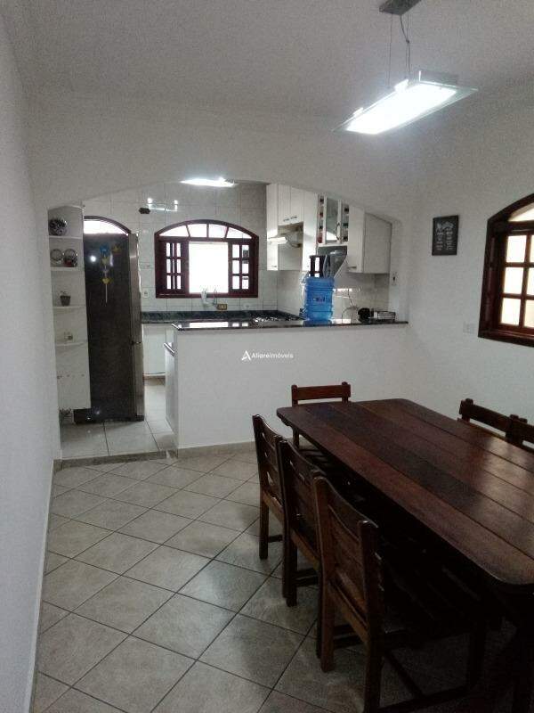 Casa à venda com 3 quartos, 214m² - Foto 7