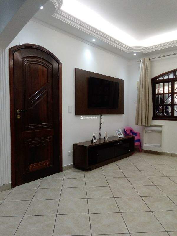 Casa à venda com 3 quartos, 214m² - Foto 21