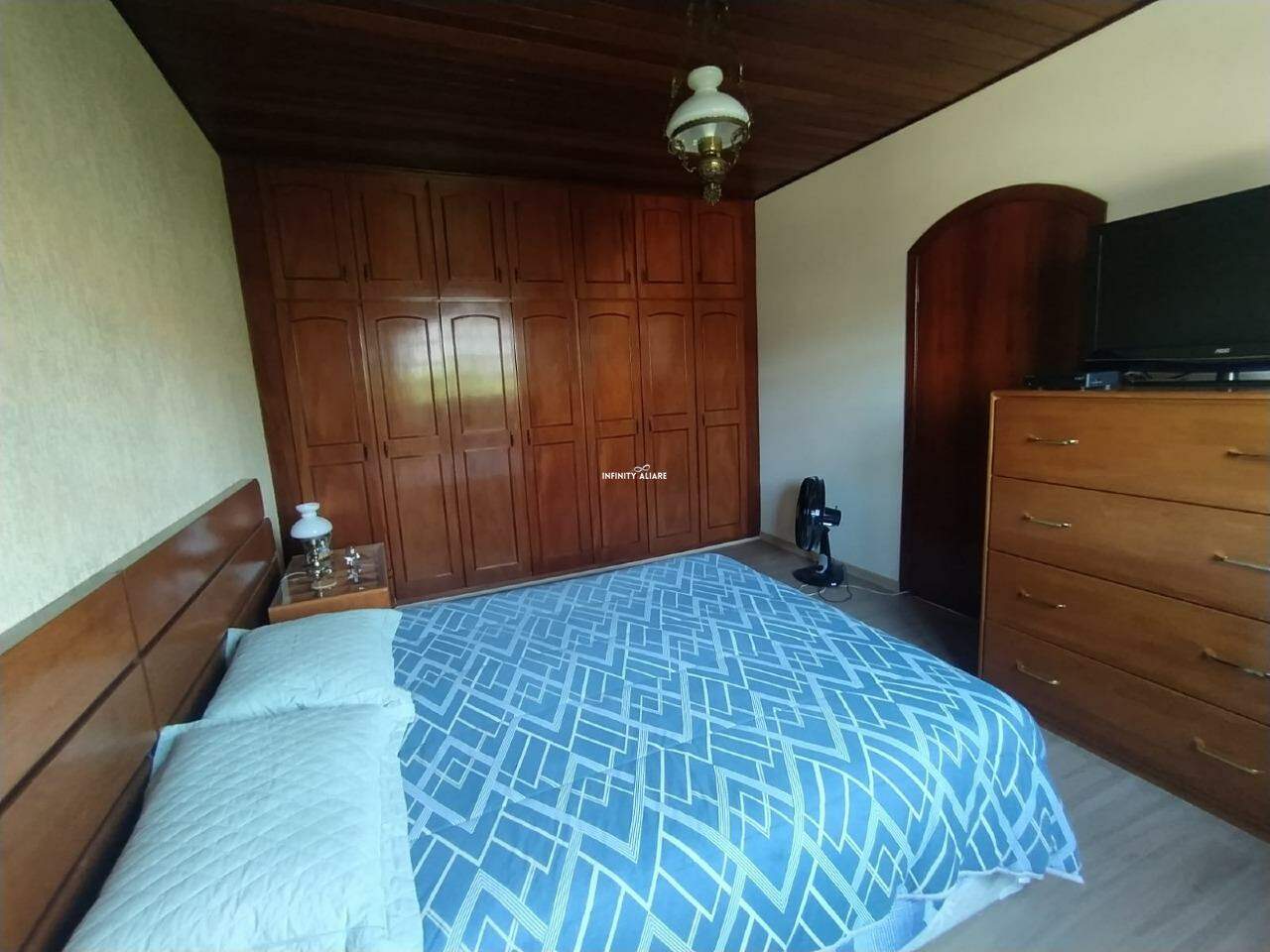 Casa à venda com 3 quartos, 320m² - Foto 8