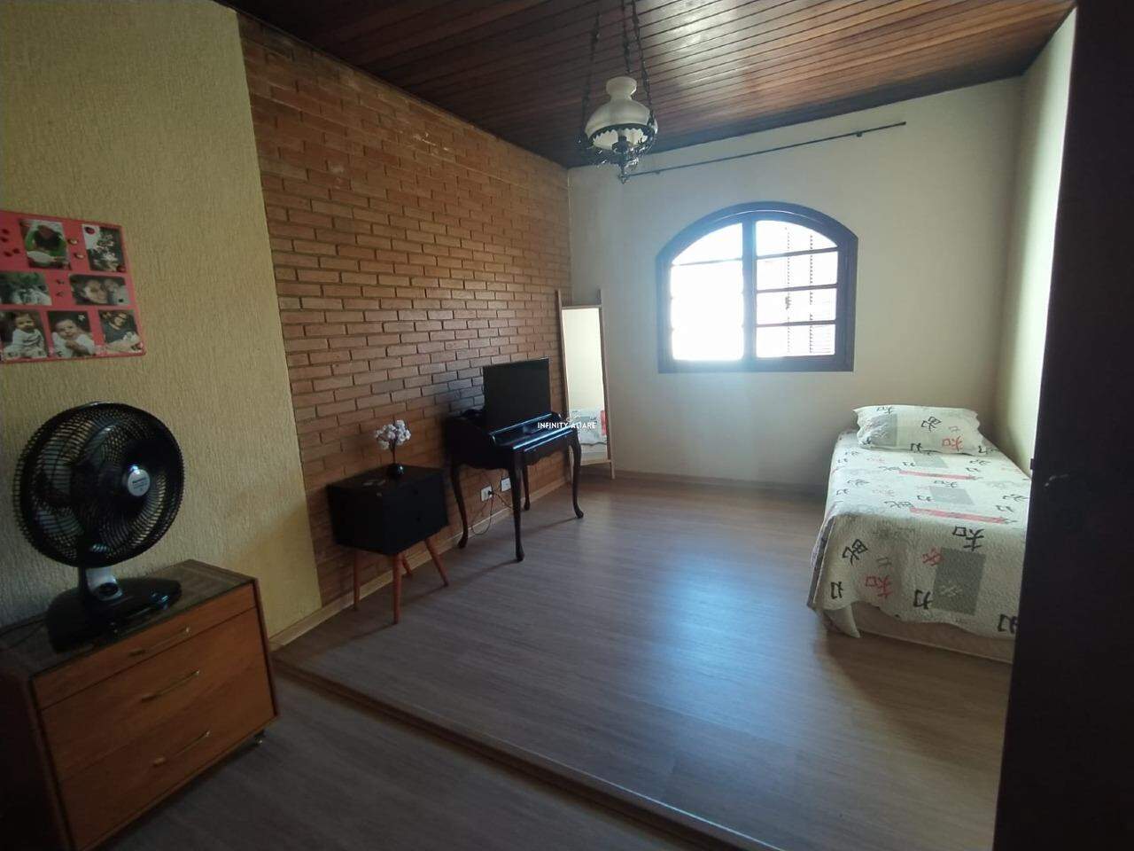 Casa à venda com 3 quartos, 320m² - Foto 10