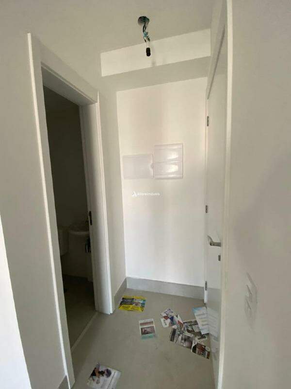 Apartamento à venda com 3 quartos, 147m² - Foto 9