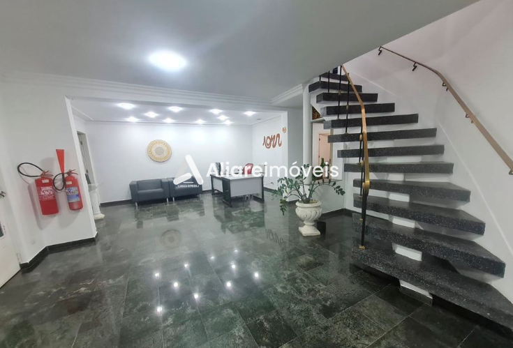 Casa à venda com 6 quartos, 127m² - Foto 1