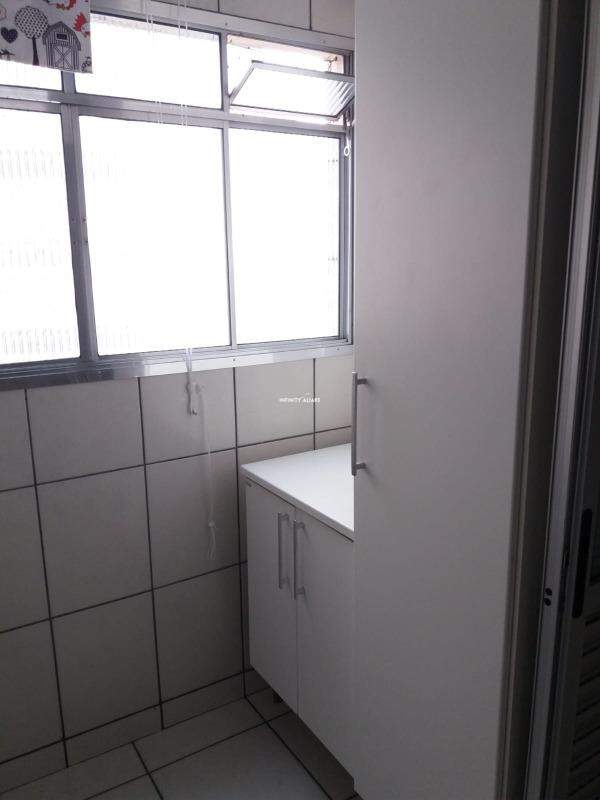 Apartamento à venda com 3 quartos, 65m² - Foto 2