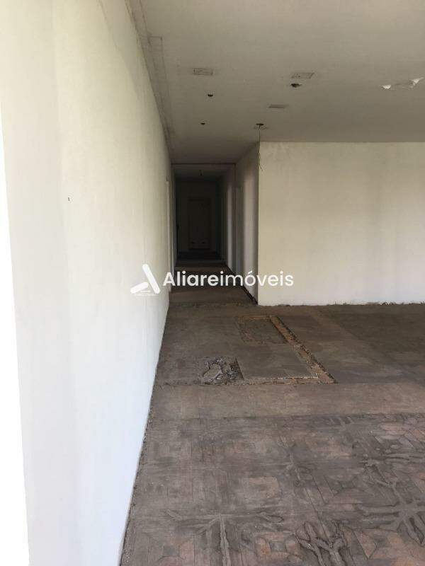 Casa para alugar com 5 quartos, 1000m² - Foto 6