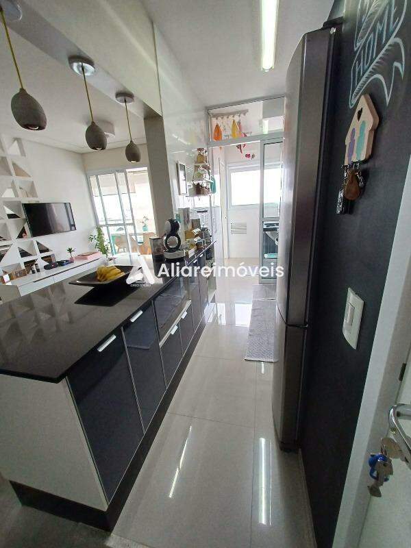 Apartamento à venda com 3 quartos, 79m² - Foto 8