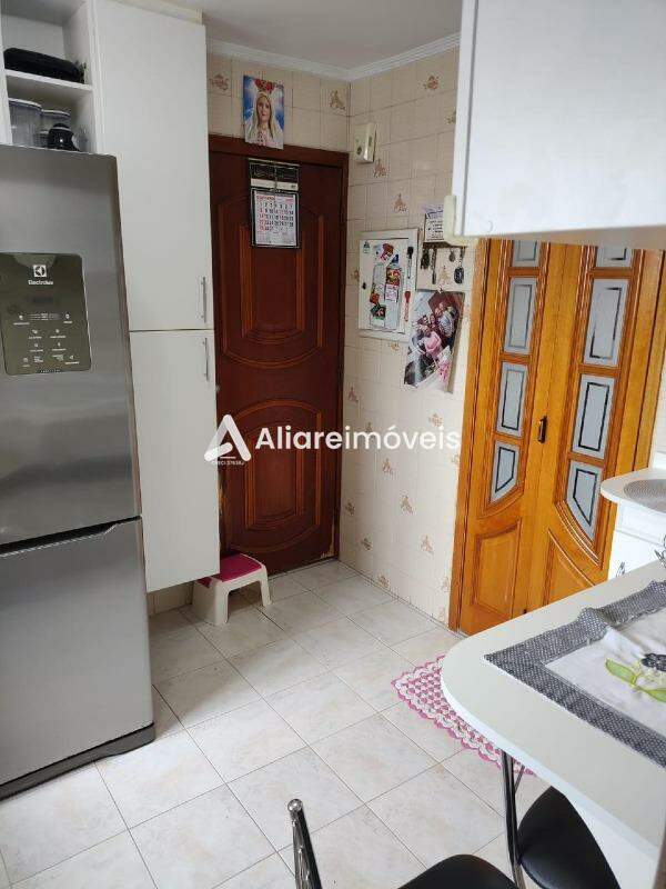 Apartamento à venda com 3 quartos, 79m² - Foto 3