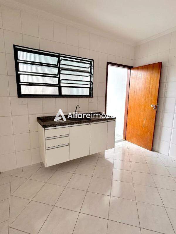 Casa para alugar com 2 quartos, 127m² - Foto 14