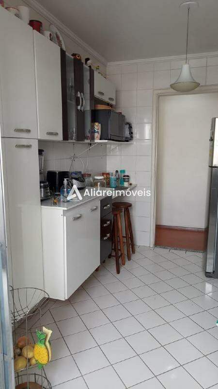 Apartamento à venda com 2 quartos, 65m² - Foto 7