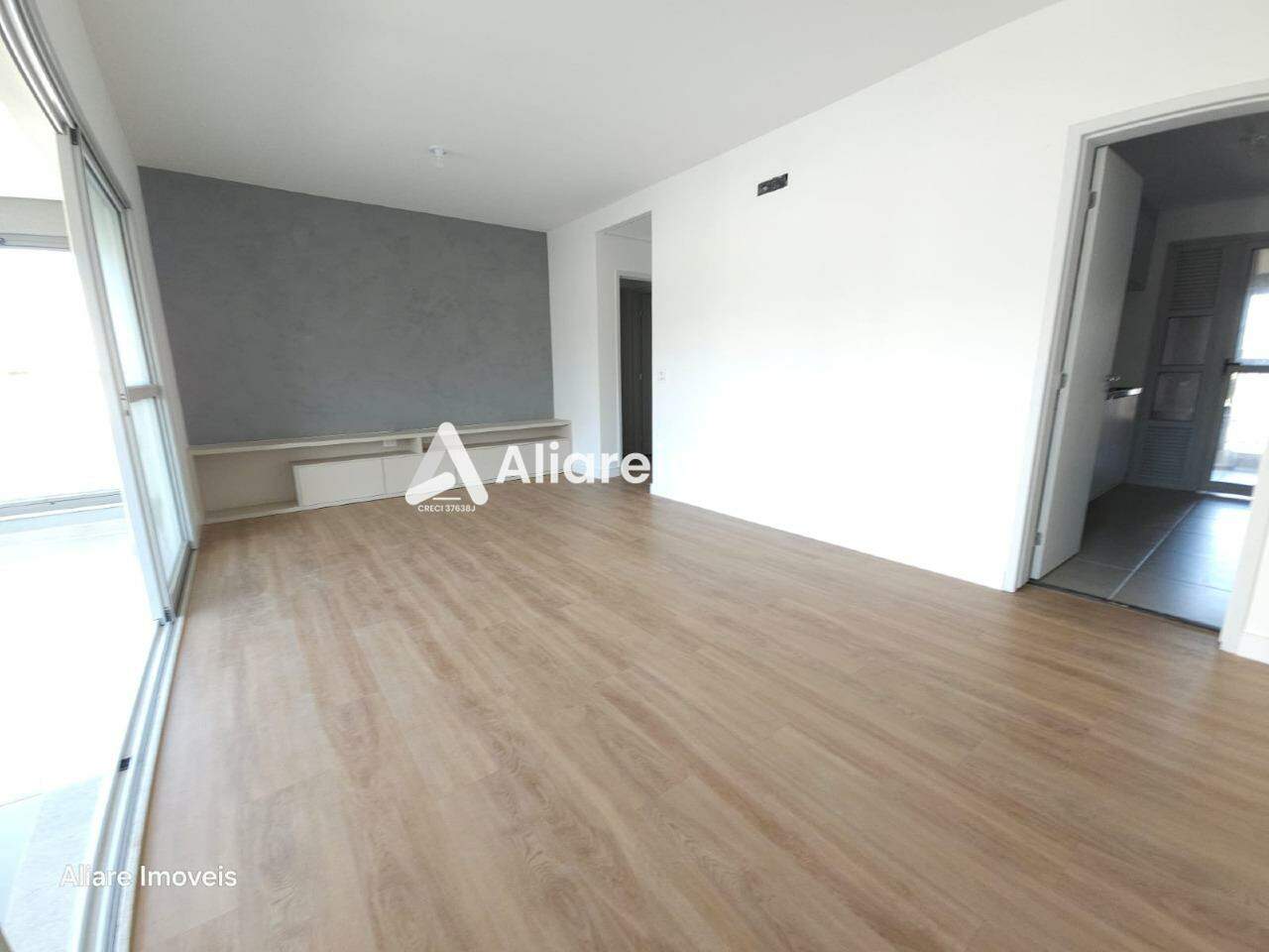 Apartamento à venda com 3 quartos, 116m² - Foto 2