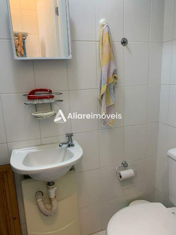 Apartamento à venda com 3 quartos, 112m² - Foto 2