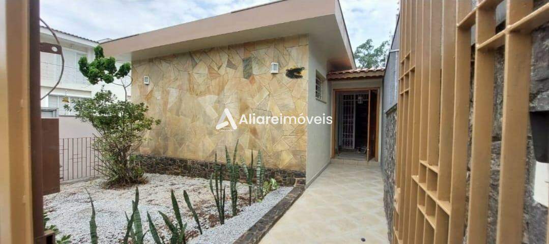 Casa à venda com 3 quartos, 275m² - Foto 1