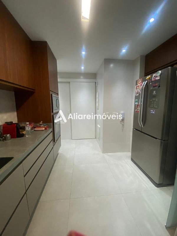 Apartamento à venda com 3 quartos, 127m² - Foto 11