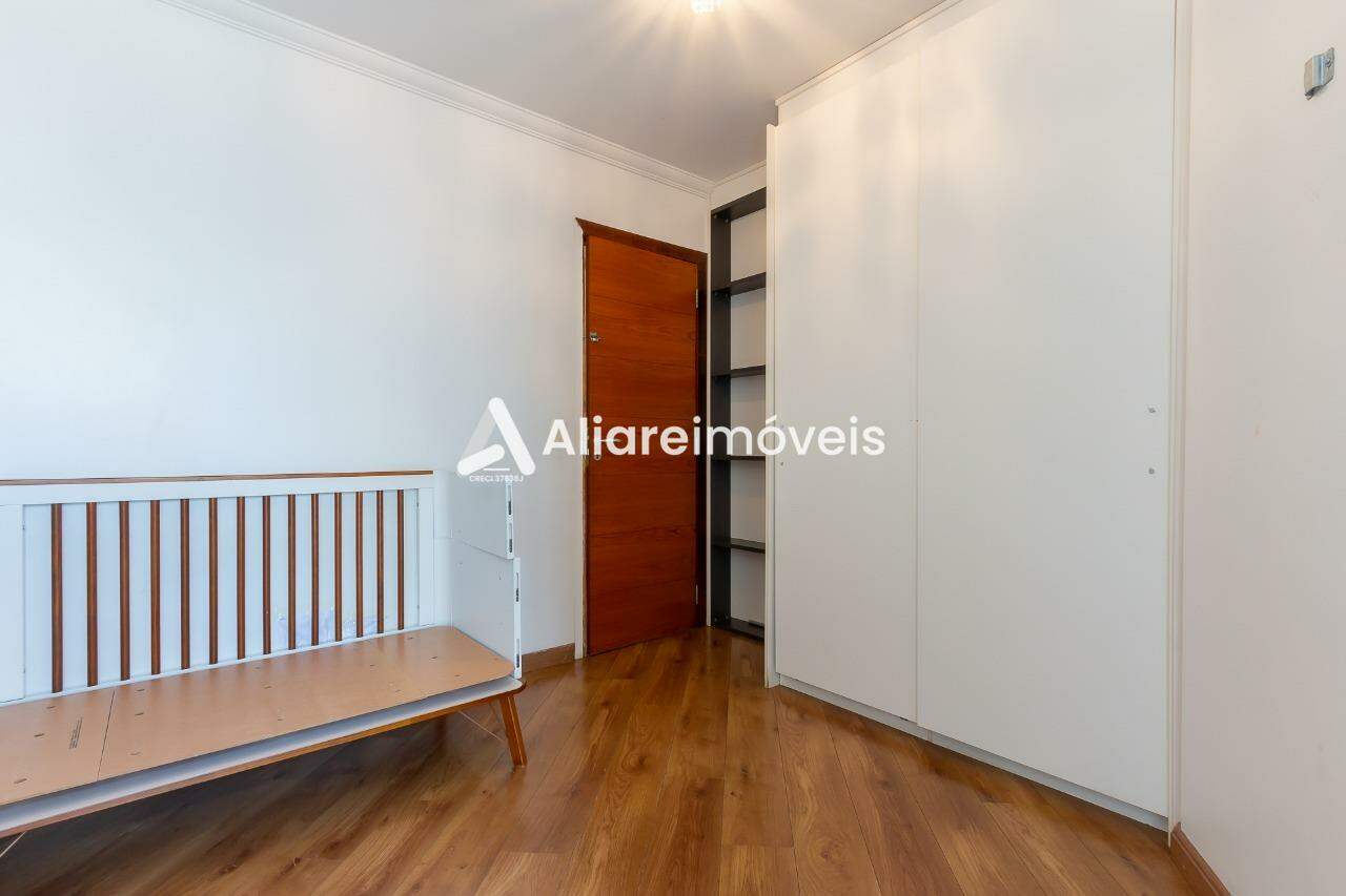 Casa à venda com 3 quartos, 202m² - Foto 14