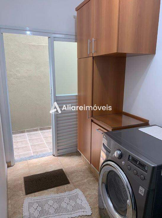 Casa à venda com 3 quartos, 231m² - Foto 17