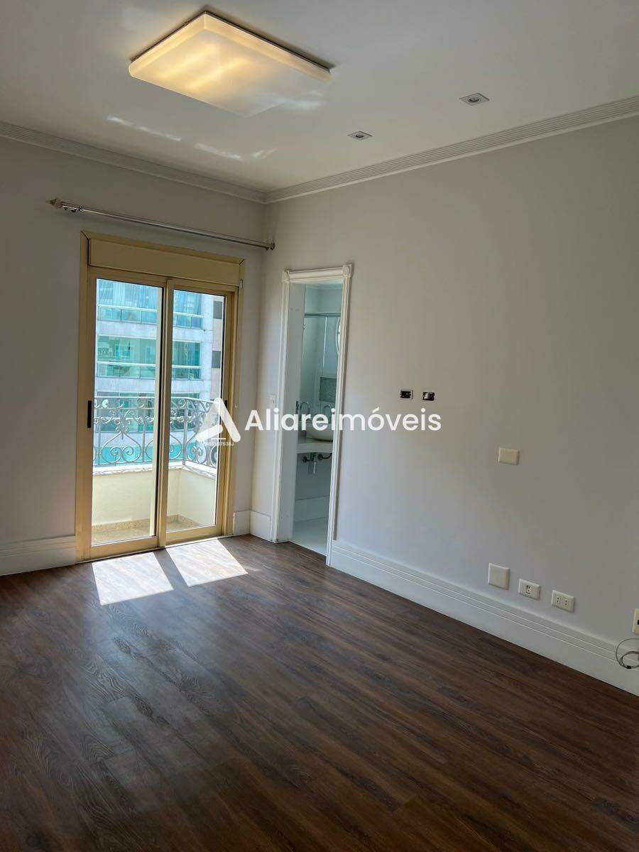 Apartamento à venda com 4 quartos, 335m² - Foto 15