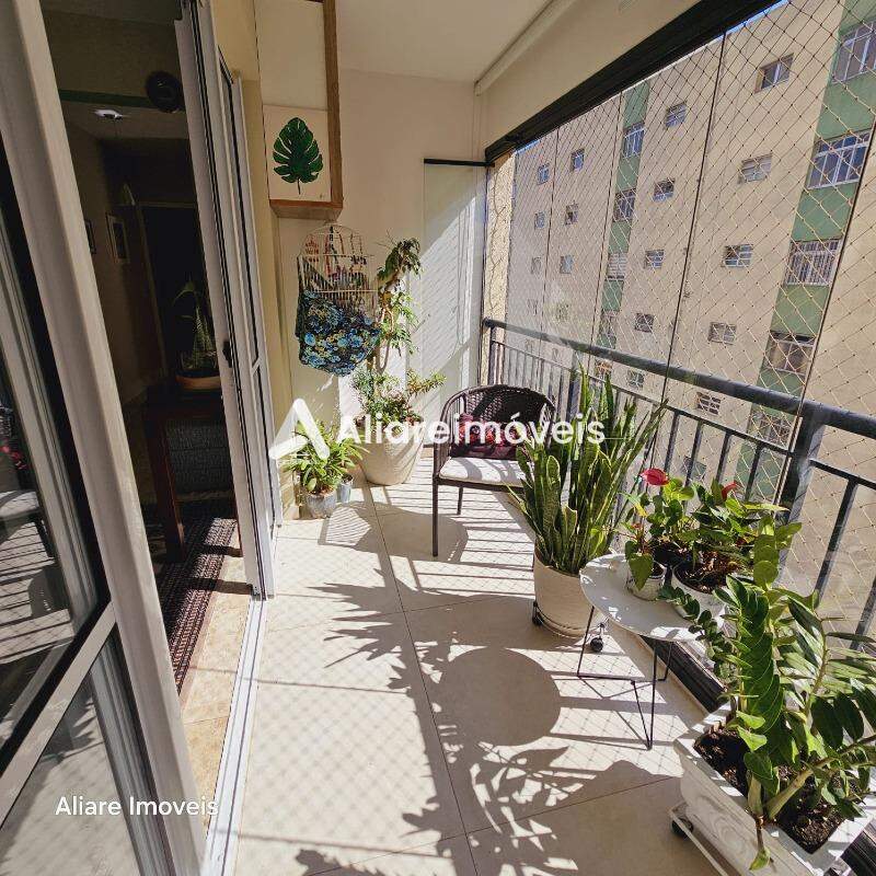 Apartamento à venda com 2 quartos, 77m² - Foto 4