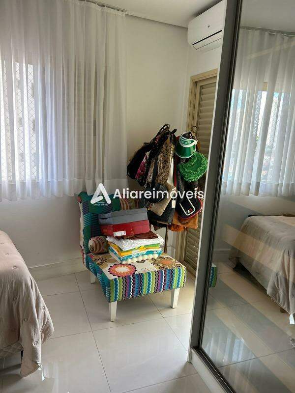 Apartamento à venda com 4 quartos, 254m² - Foto 6