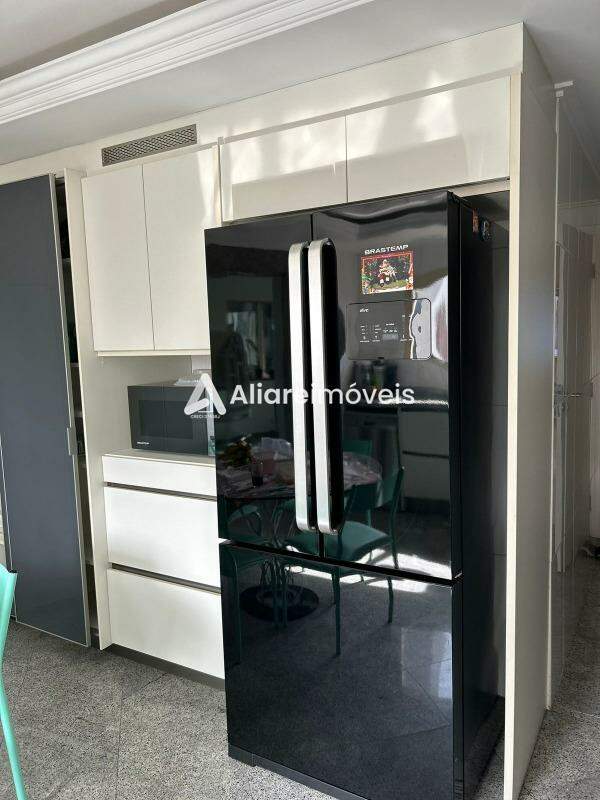 Apartamento à venda com 4 quartos, 254m² - Foto 21