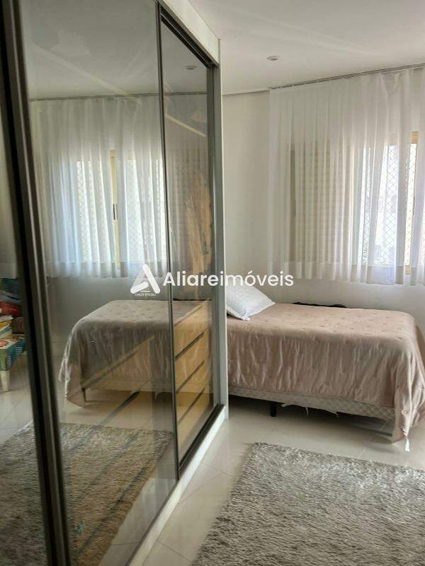 Apartamento à venda com 4 quartos, 254m² - Foto 10