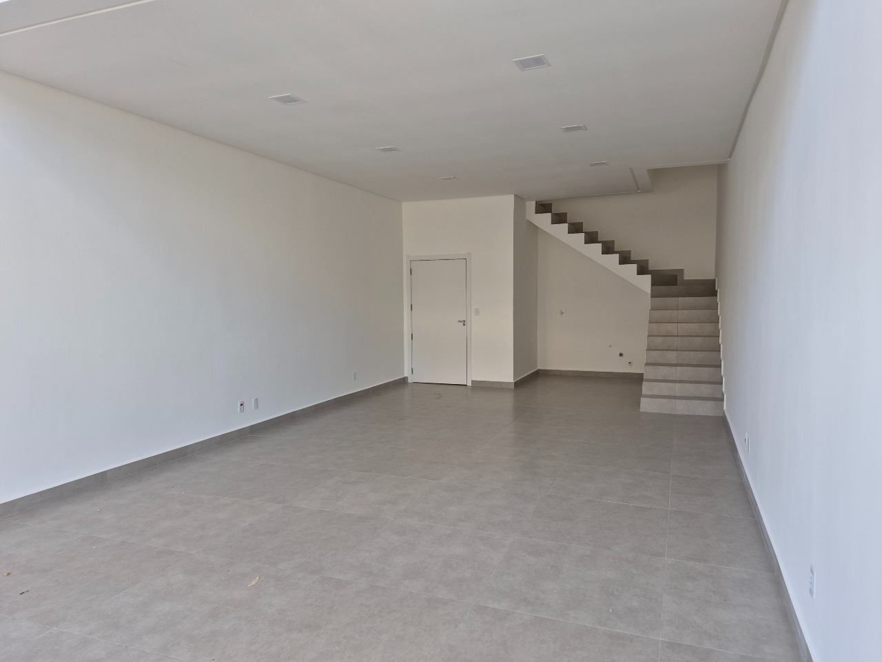 Sala para aluguel no Centro: 