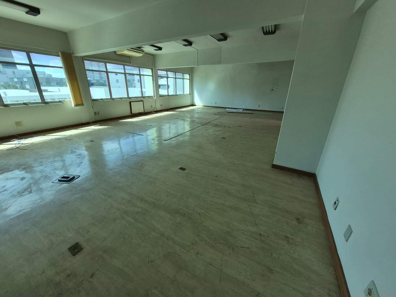Sala para aluguel no Centro: 