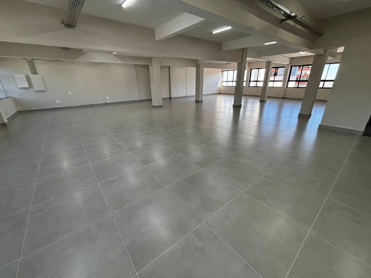 Sala para aluguel no Centro: 