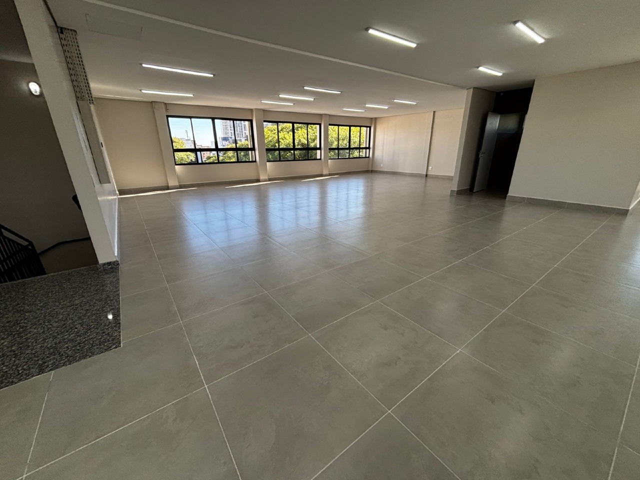 Sala para aluguel no Centro: 