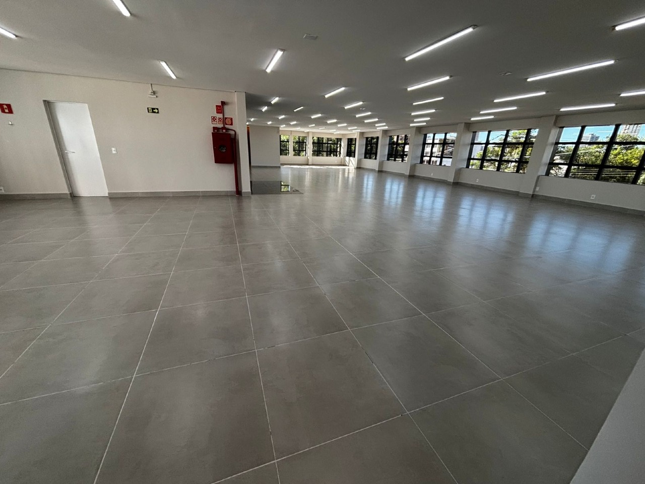 Sala para aluguel no Centro: 