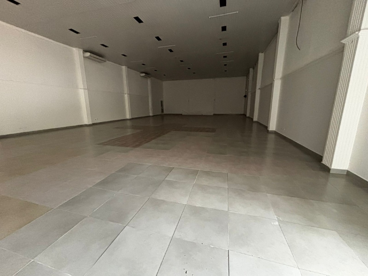 Sala para aluguel no Centro: 