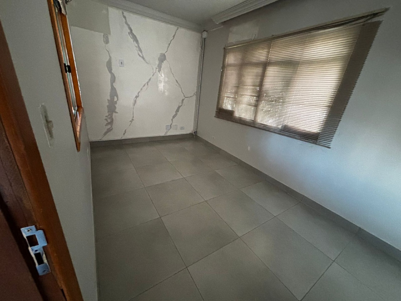 Sala para aluguel no Centro: 