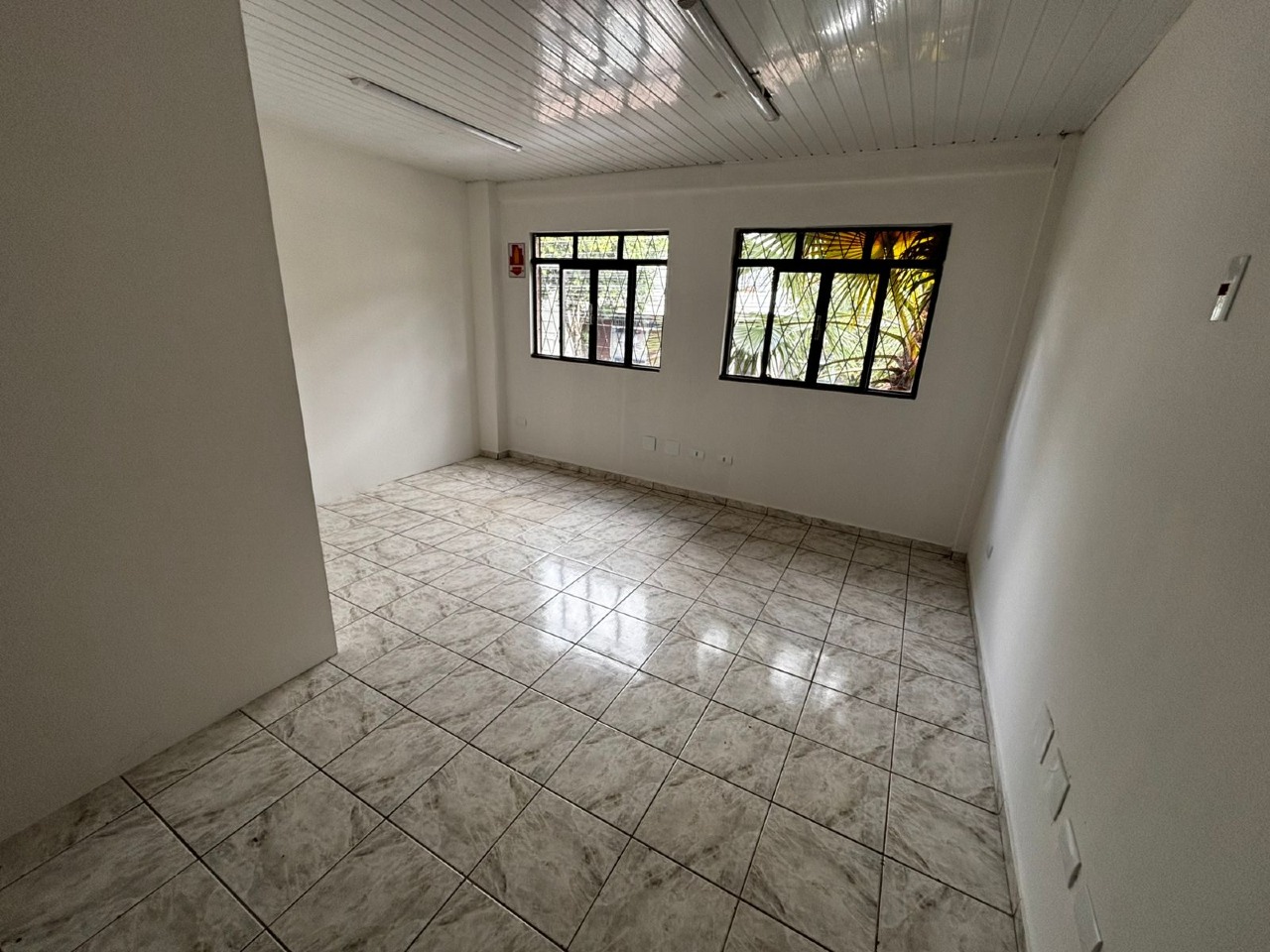 Sala para aluguel no Centro: 