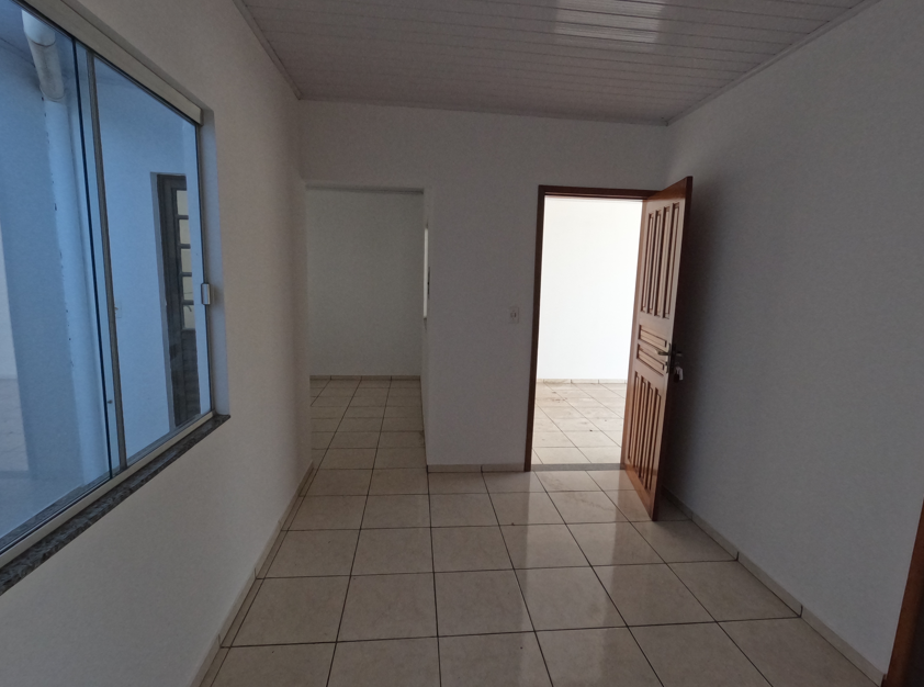 Casa para aluguel no Neva: 