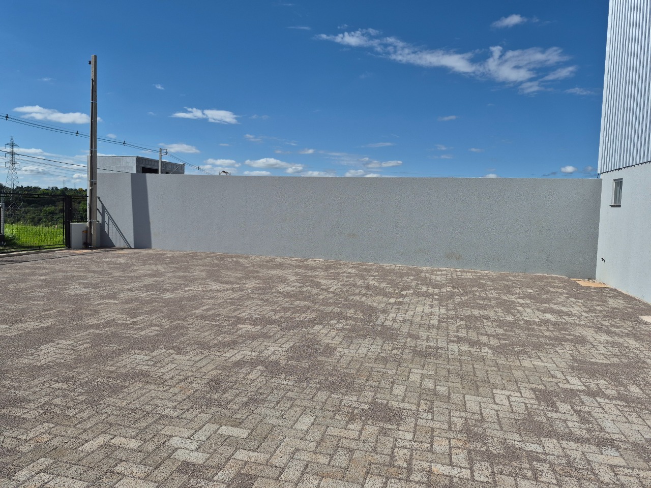 Barracão para aluguel no FAG: 