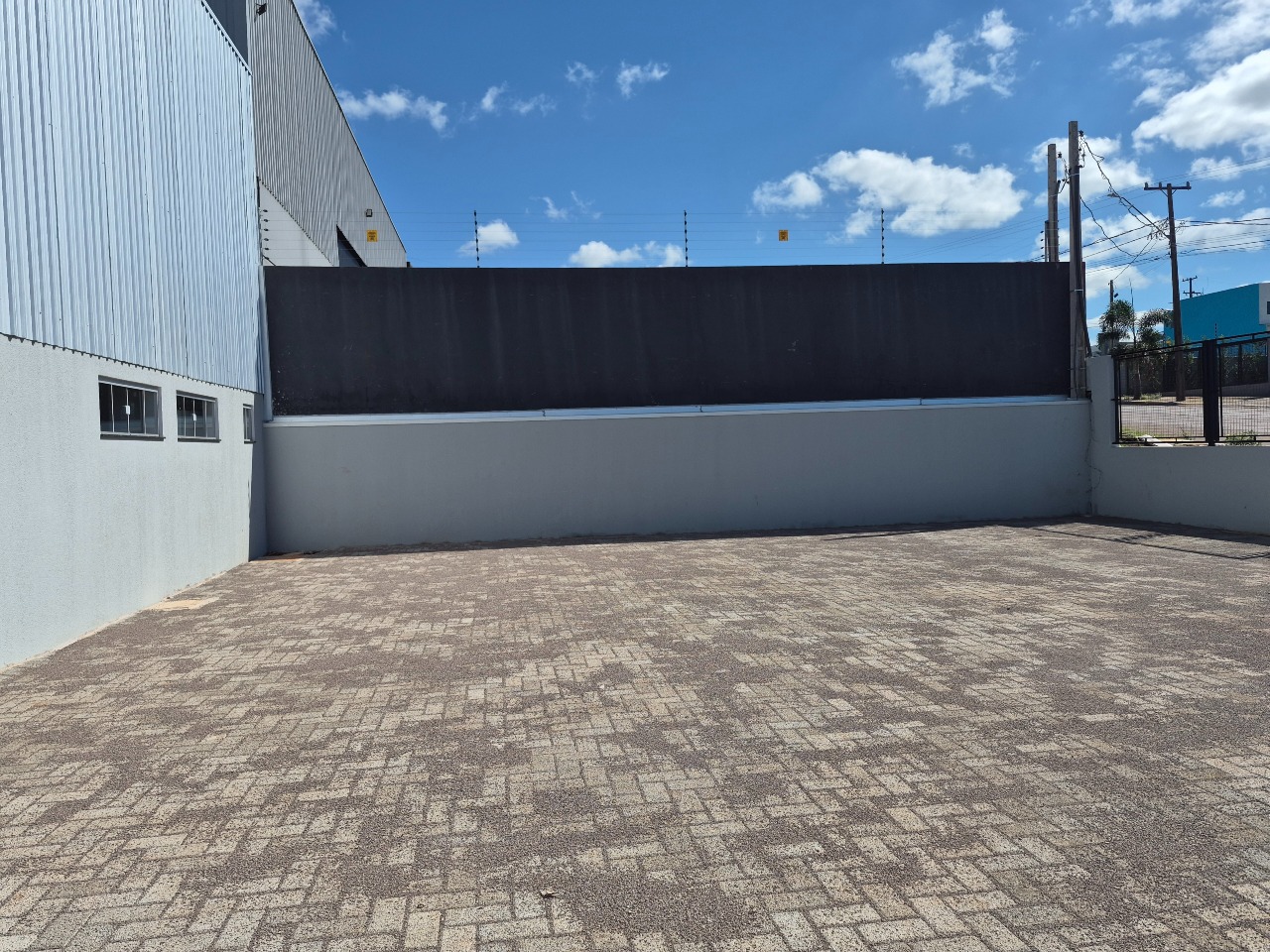 Barracão para aluguel no FAG: 