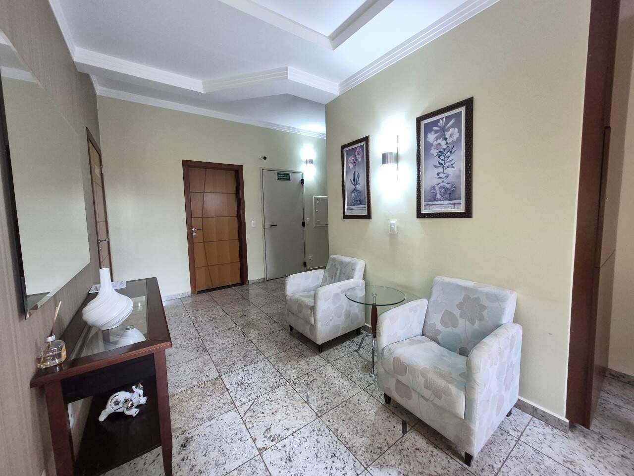 Apartamento para aluguel no Região do Lago 1: HALL DE ENTRADA