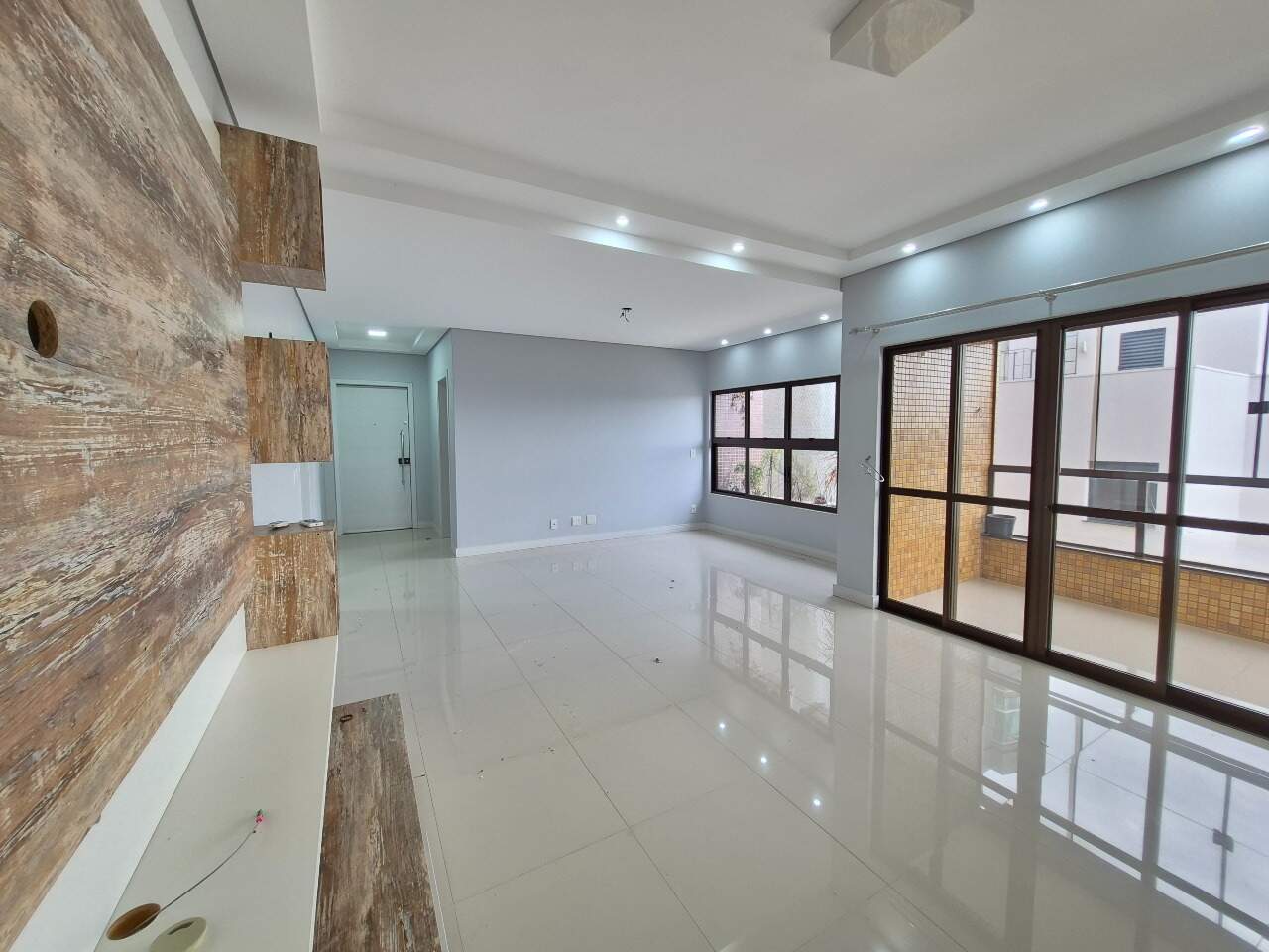 Apartamento para aluguel no Região do Lago 1: SALA
