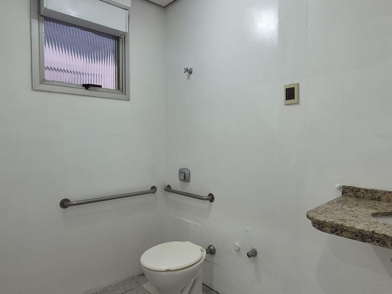 Sala à venda no Centro: 
