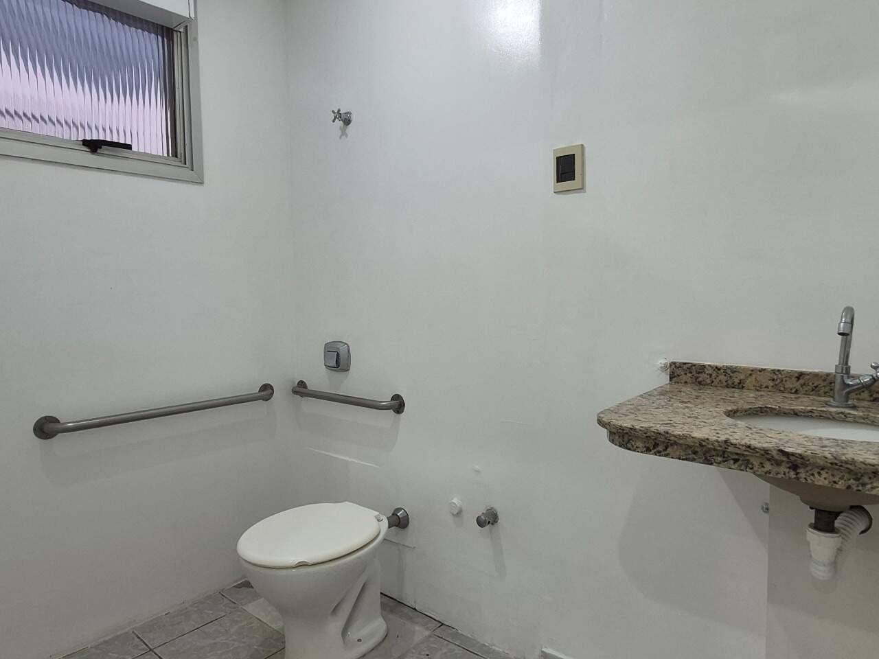 Sala à venda no Centro: 