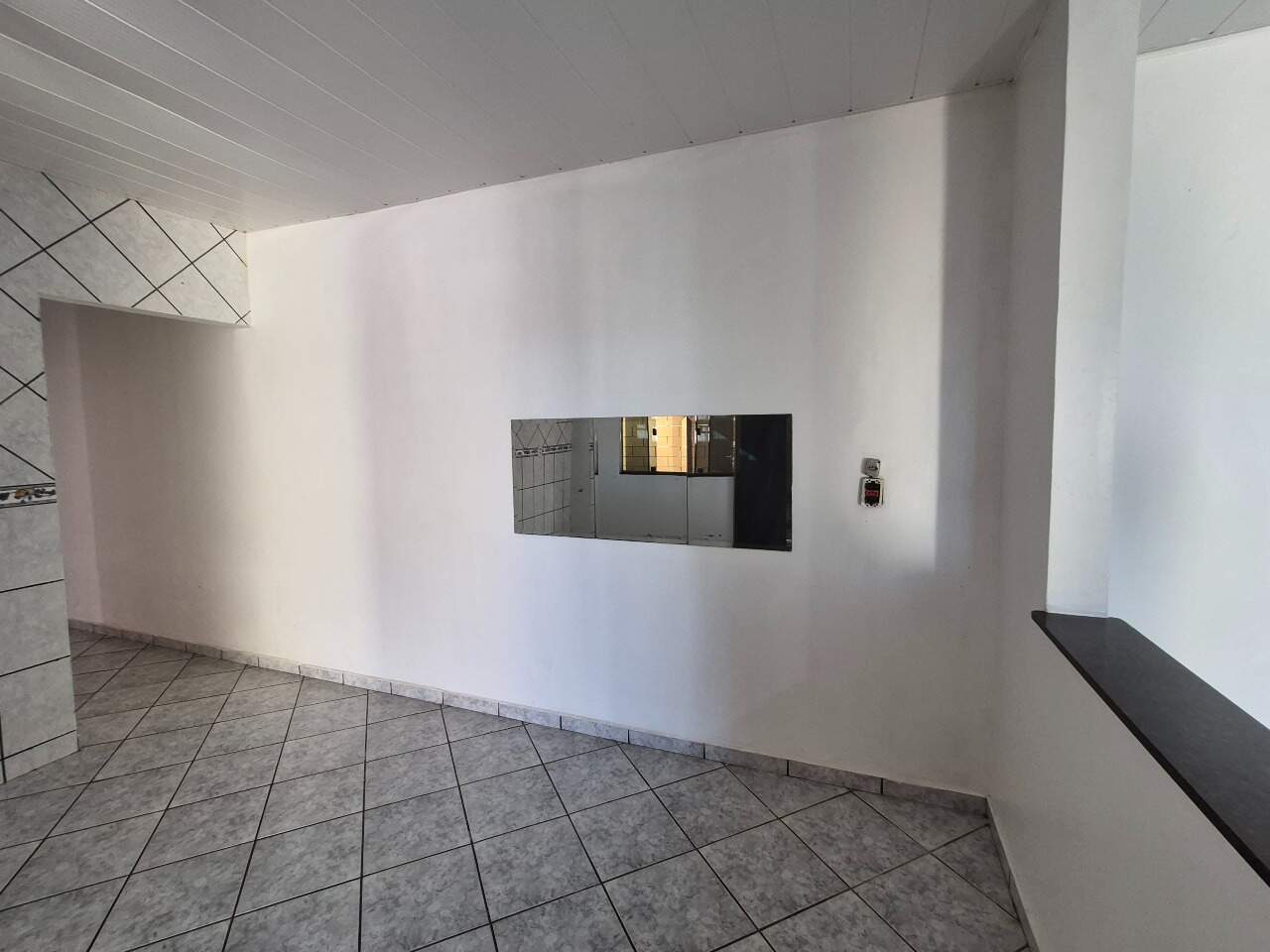 Casa para aluguel no Esmeralda: 
