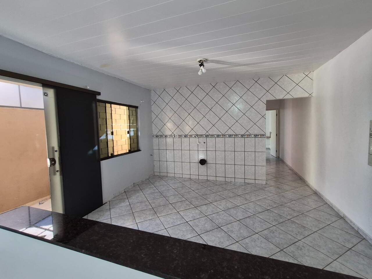 Casa para aluguel no Esmeralda: 