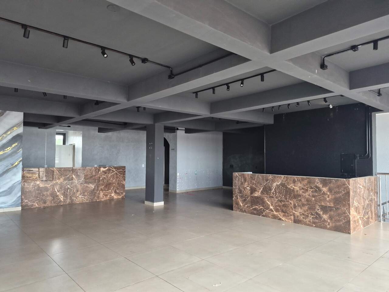 Sala para aluguel no Santa Cruz: 