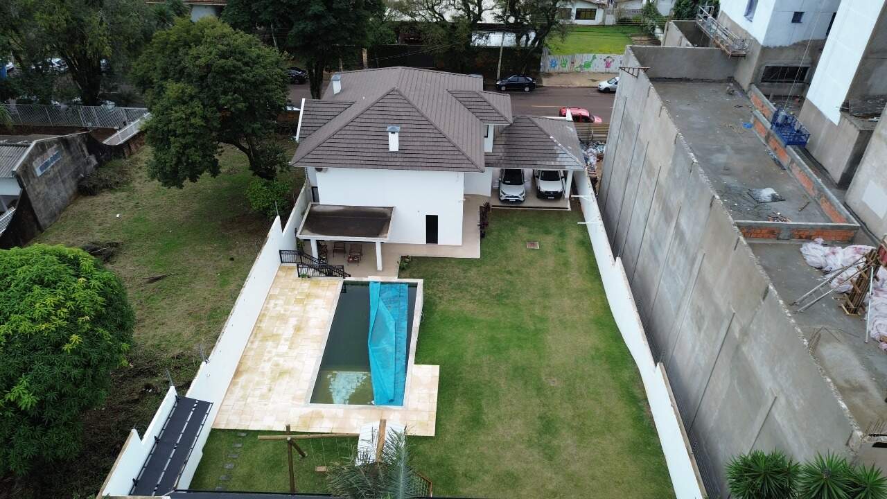 Sobrado à venda no Centro: 