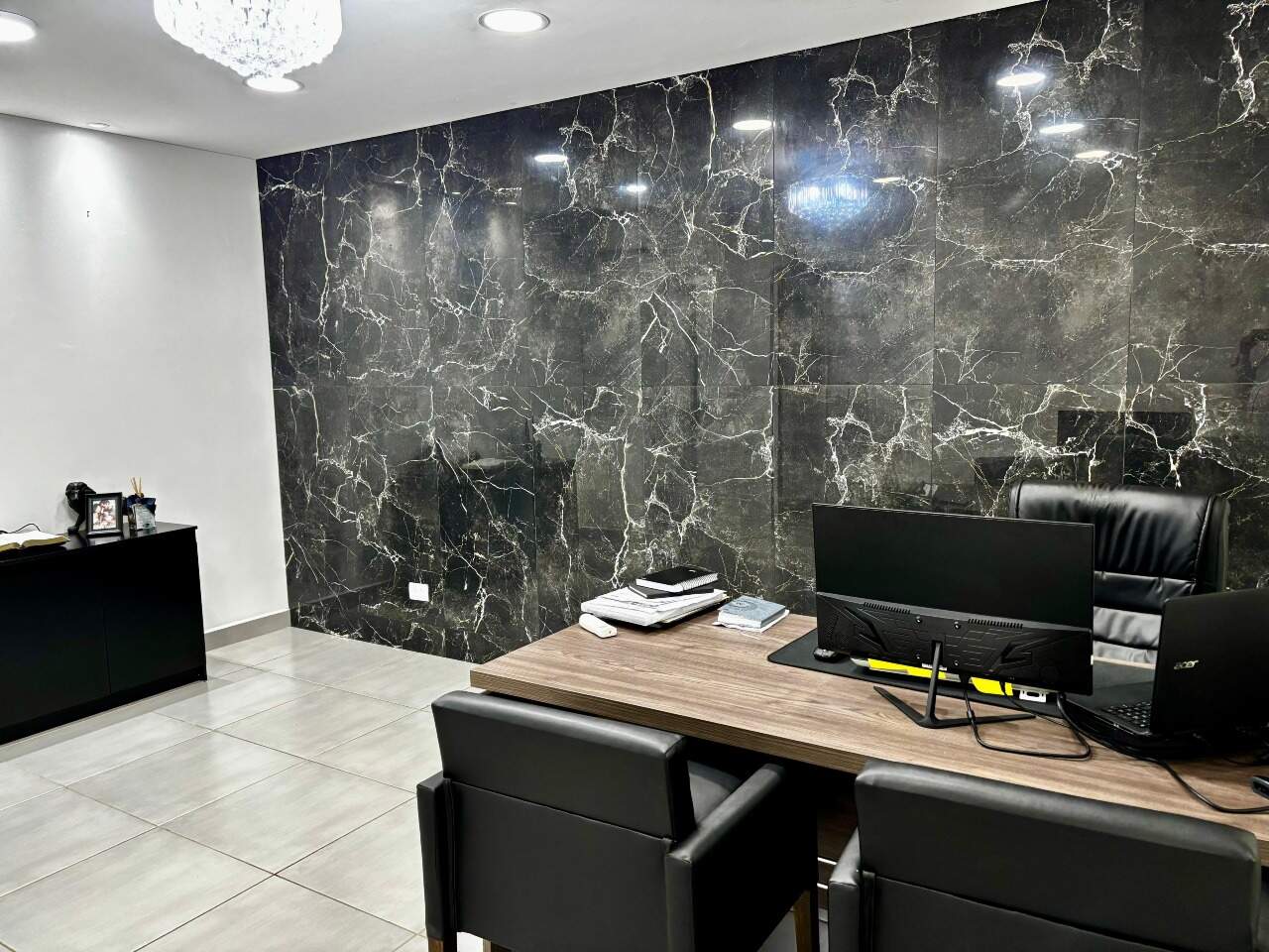 Sala à venda no FAG: 