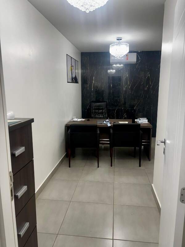Sala à venda no FAG: 