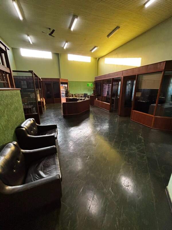 Sala para aluguel no Centro: 